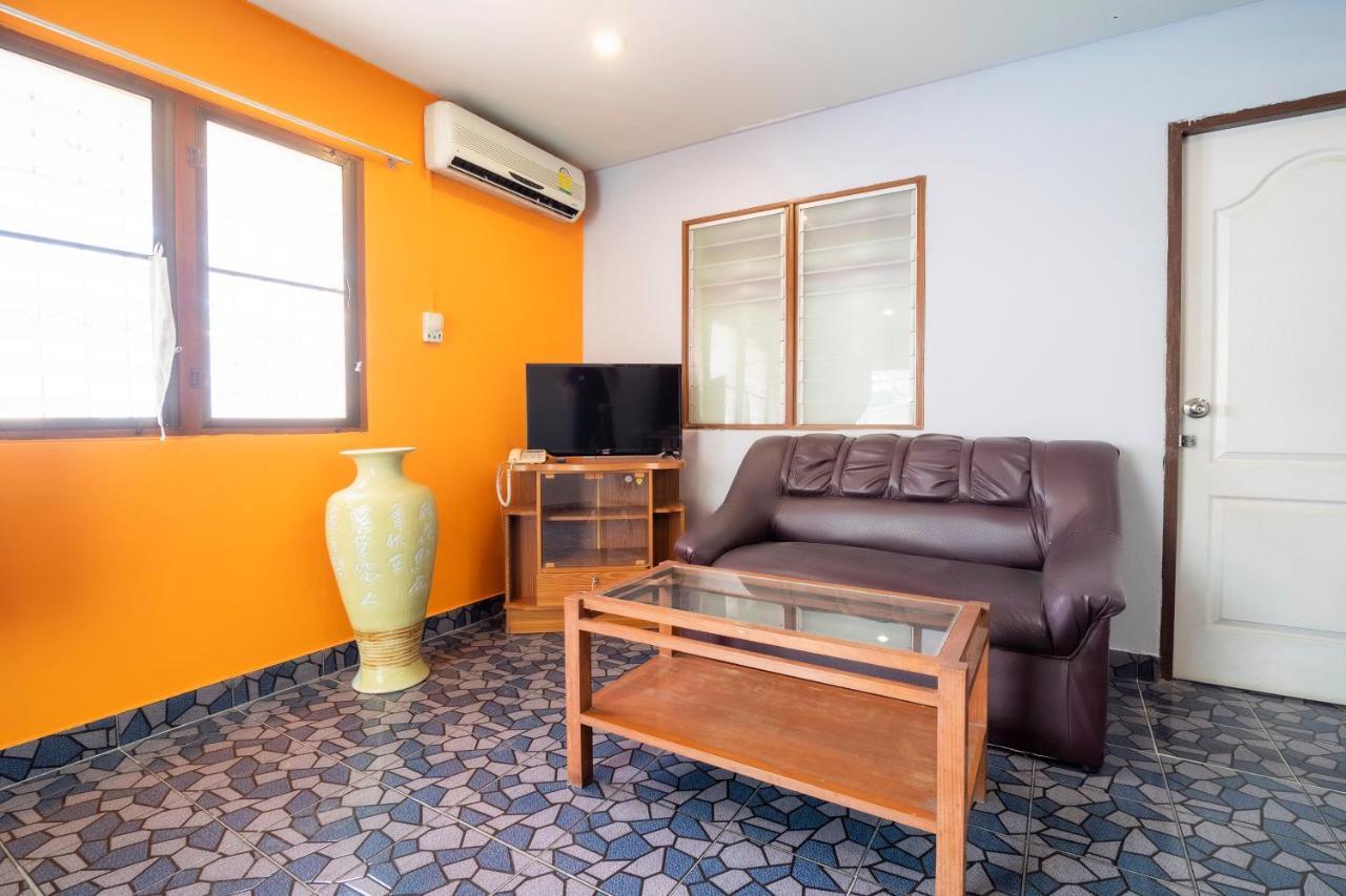 Oyo 663 Green Beach Room Pattaya Esterno foto